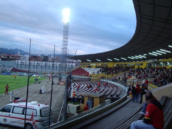 Imagen del estadio Estadio Alejandro Serrano Aguilar Banco del Austro